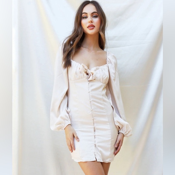 Satin mini dress cream size medium new with tags - Picture 1 of 6